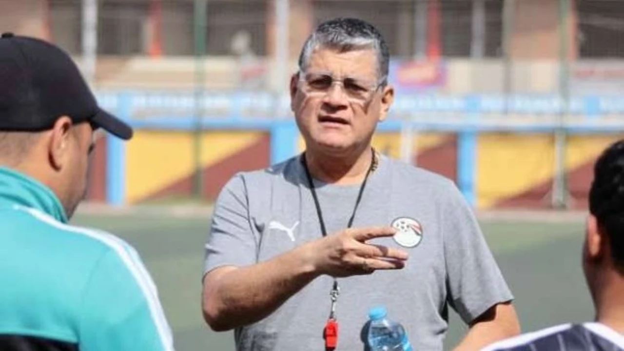 لا يوجد معيار ثابت.. أبو المعاطي زكي ينتقد أوسكار رويز بسبب الأخطاء التحكيمية